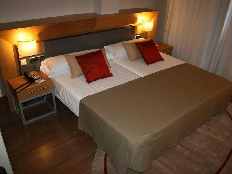 Hotel Guadalmedina Málaga Quarto foto